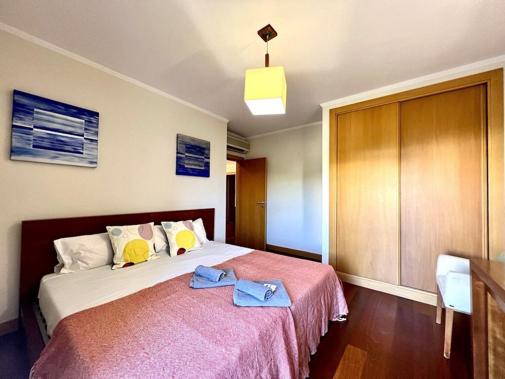 Albufeira Modern 3 With Pool by Homing