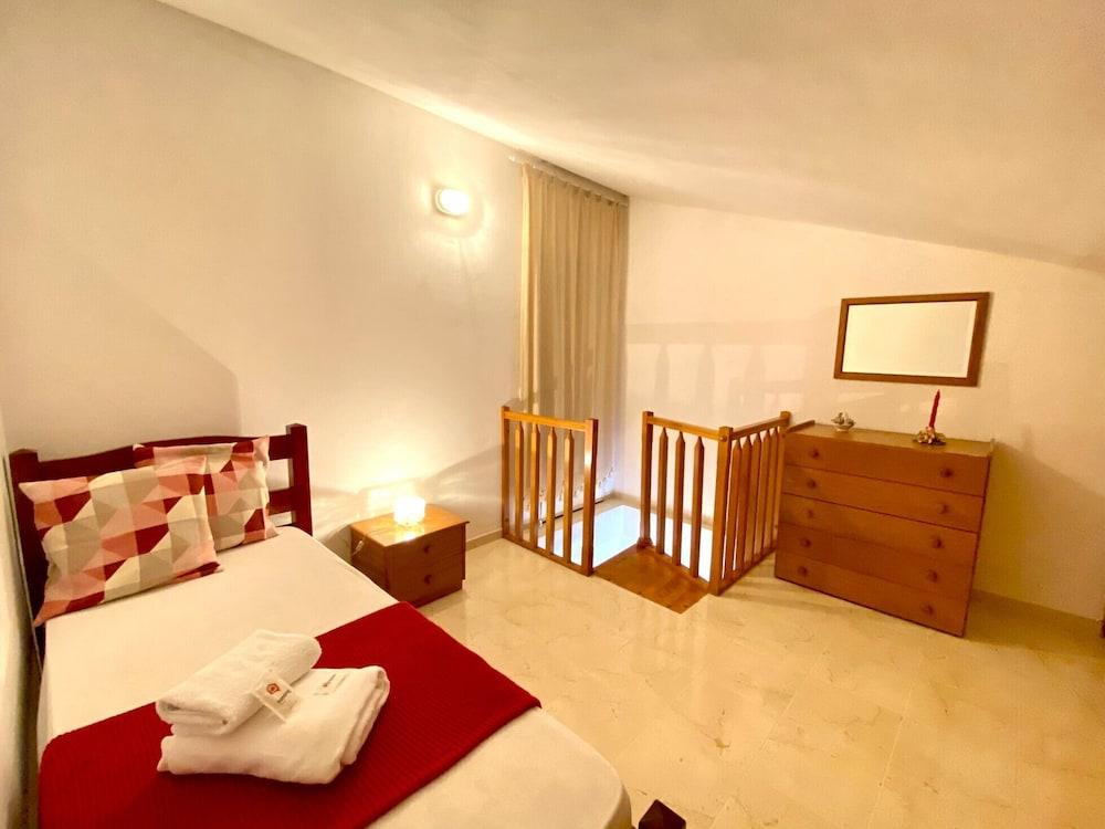 Vilamoura Typical 2 With Pool by Homing