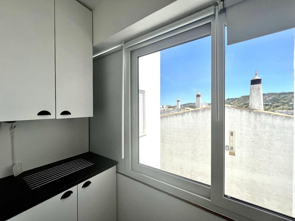 Lagos Ocean Breeze by Homing