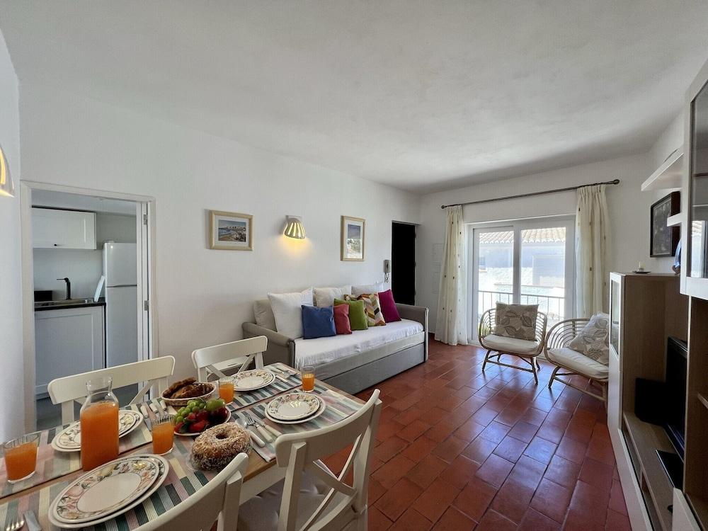 Lagos Ocean Breeze by Homing