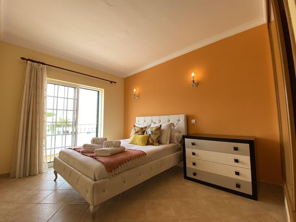 Pêra Amazing Villa With Pool by Homing