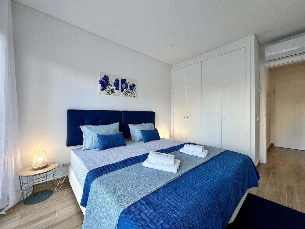 Praia DA Rocha Twins 2 With Pool