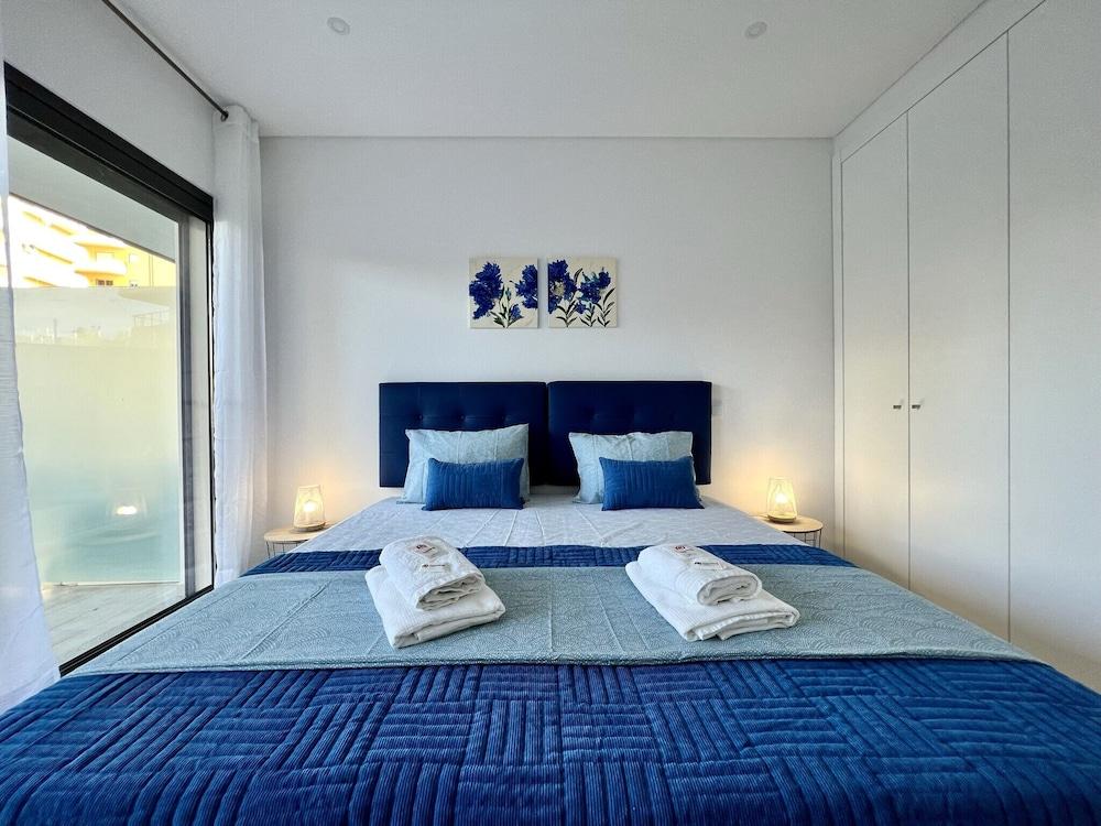 Praia DA Rocha Twins 2 With Pool