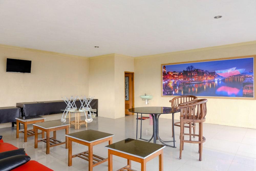 OYO Life 2966 Hotel Atriaz