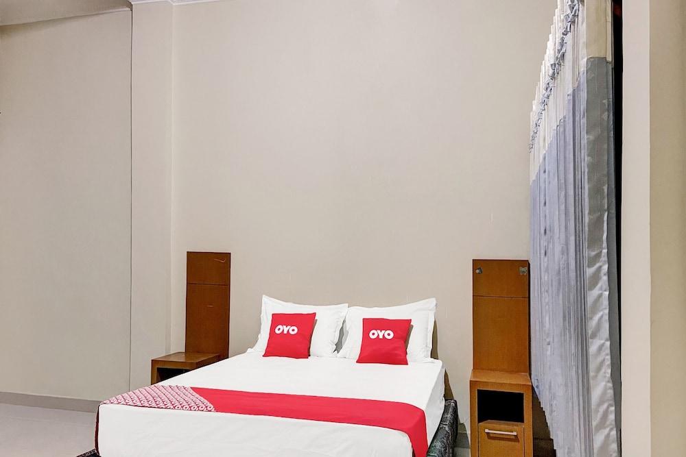 OYO 92065 Kos Flobamor