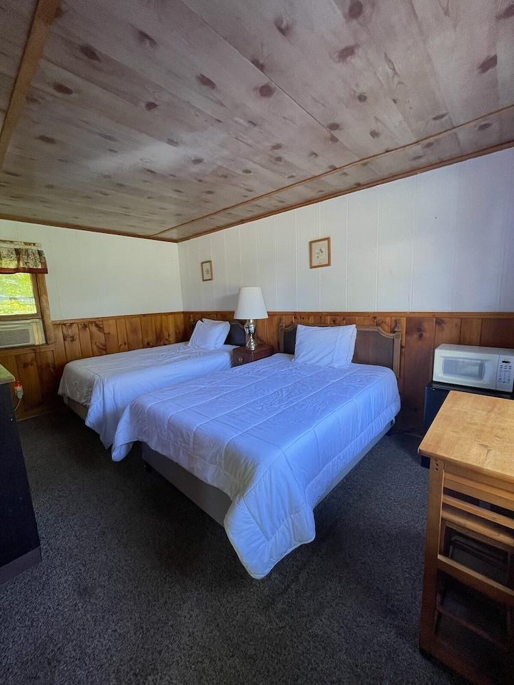 Park Motel and Cabins