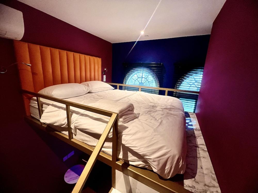 Arena eSports at Orchard