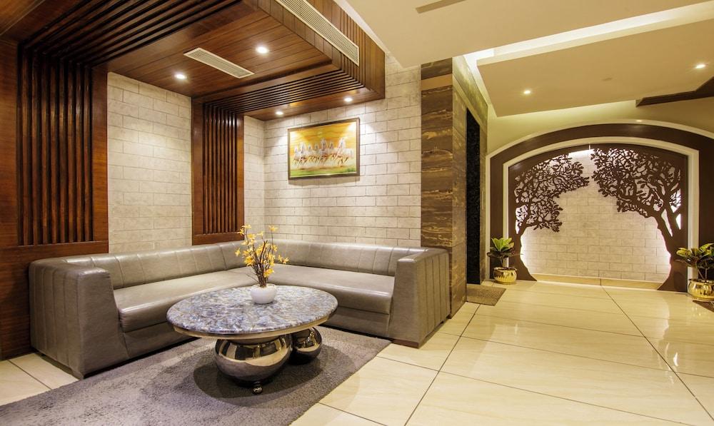 Treebo Punjabi Nature Residency, Near Faridabad Railway Station