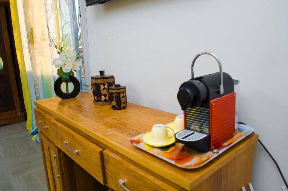 Room in Villa - Comfortable and Welcoming Suite With Terrace Overlooking the Lake