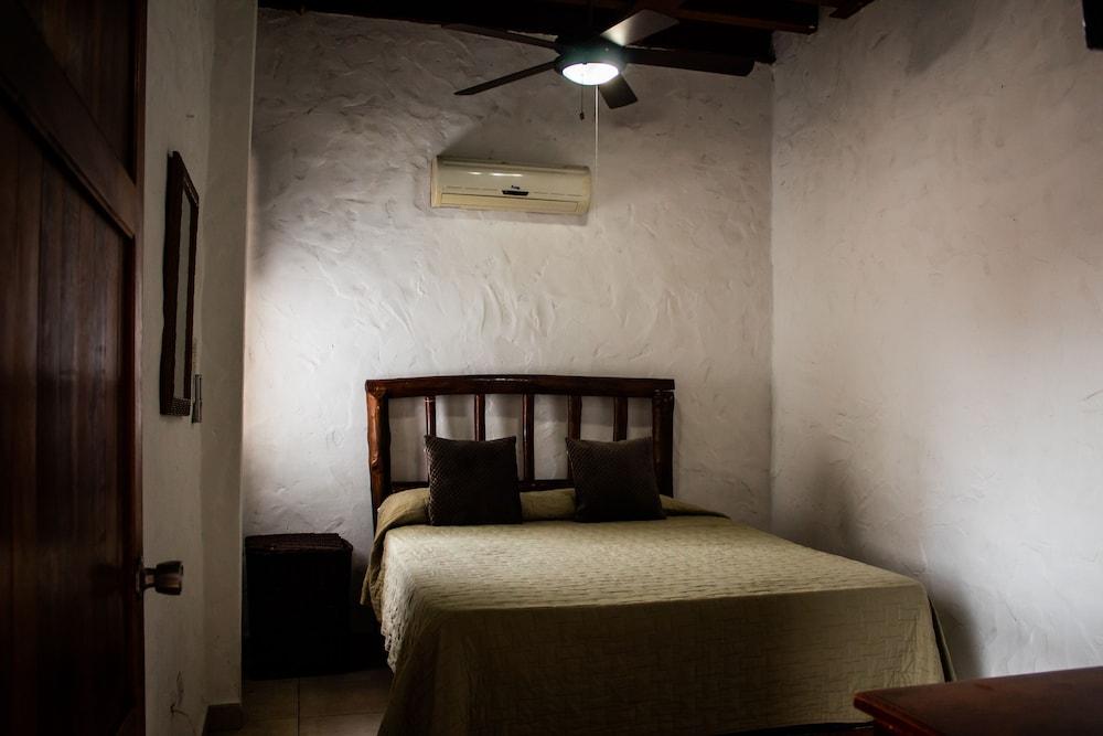 San Carlos Beach Inn