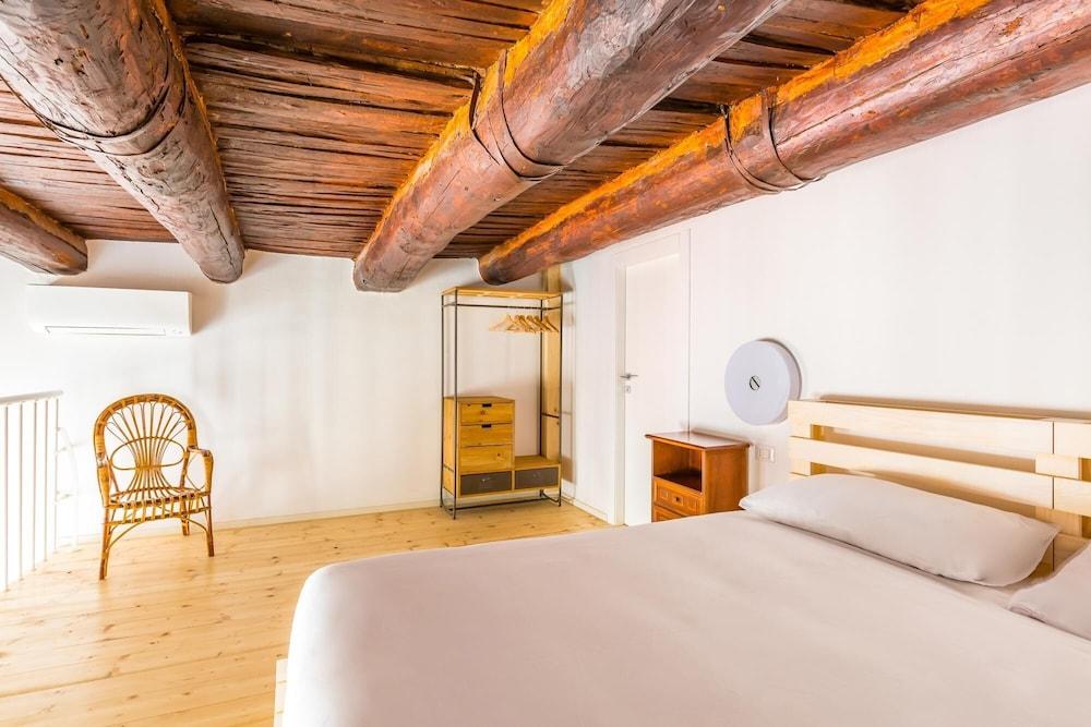 Nova Stylish House in Center