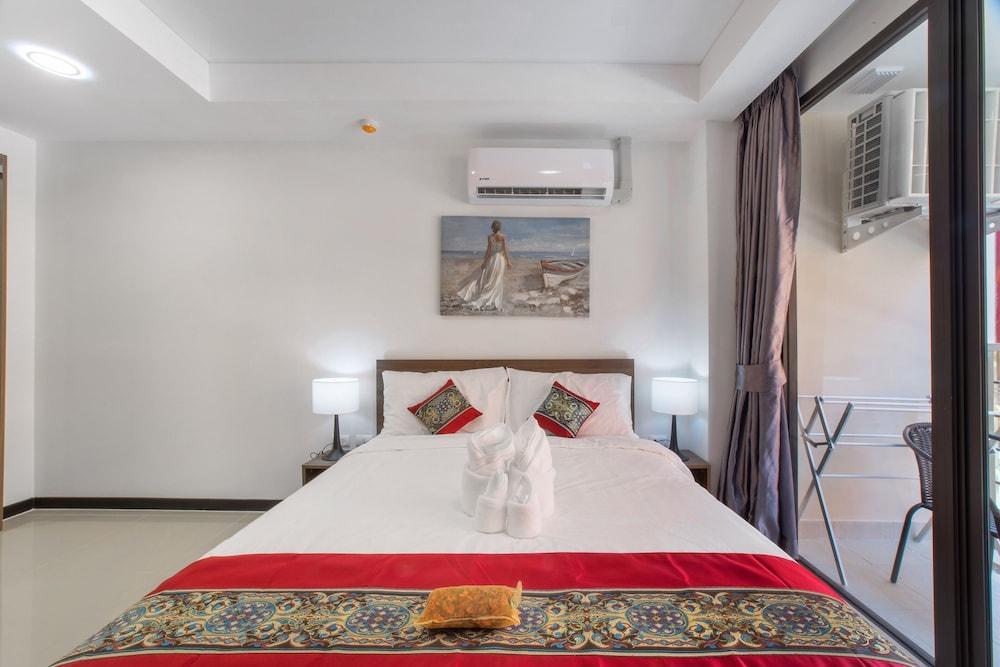 Naiharn Sea Condominium S311