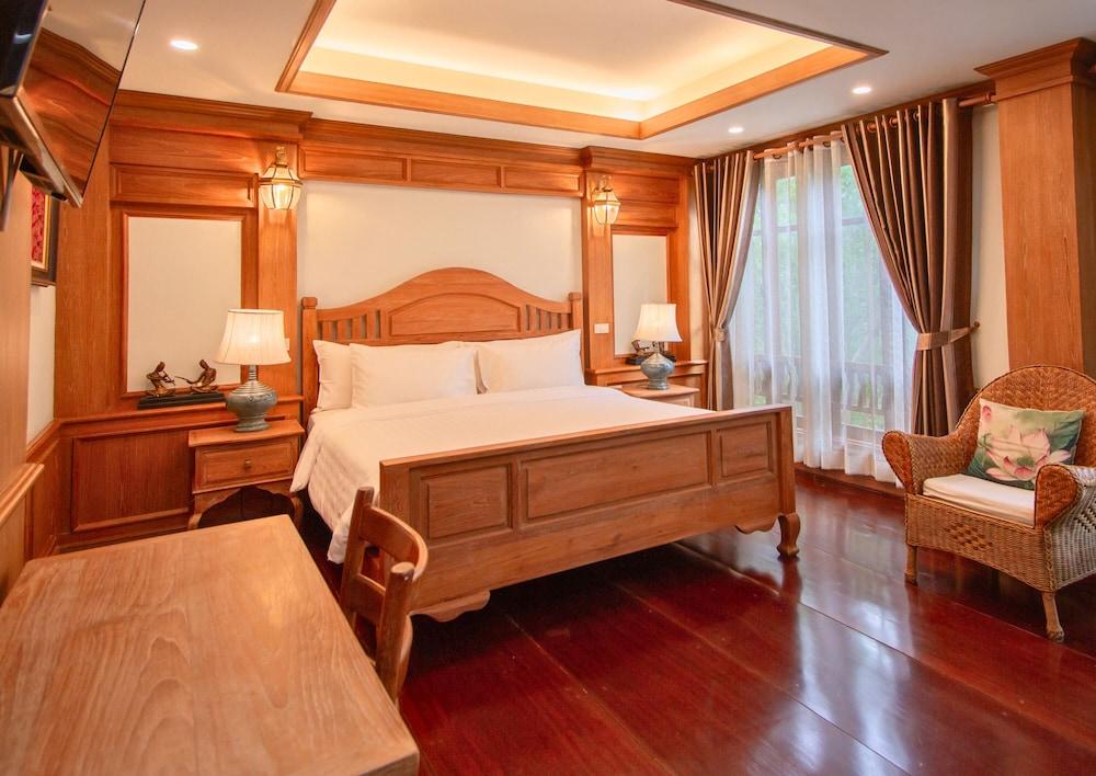 Rich Garden House Hotel