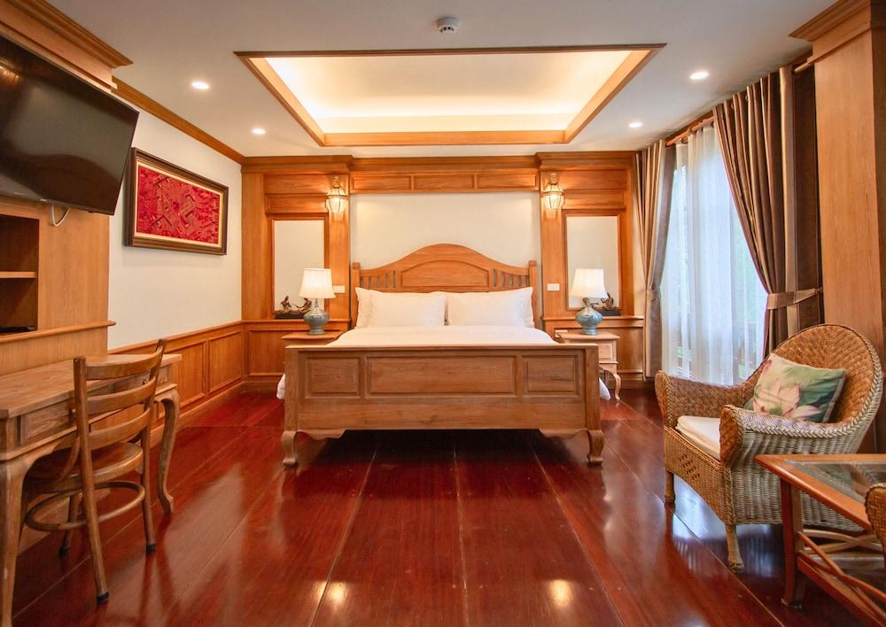 Rich Garden House Hotel