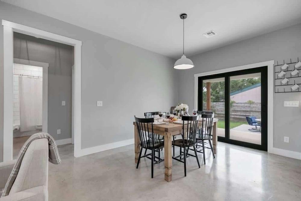 Luxury Home 3blck From Main St With Firepit