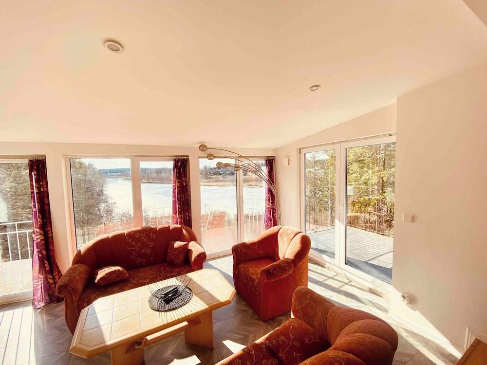 Bjurvik's Villa - Flat 3 - Business Customers Only