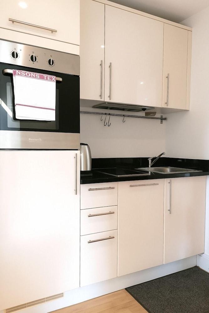 Still Life Canary Wharf Executive