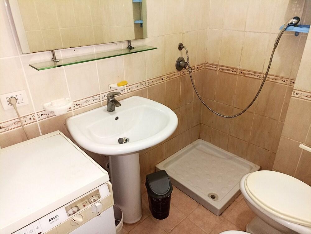 Quiet Apartment by the sea