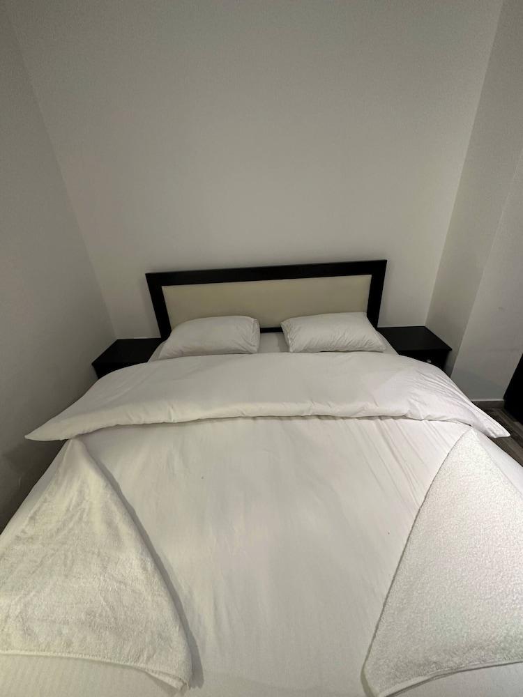 Abdoun Rooftop 2bedroom Kh&sh 02