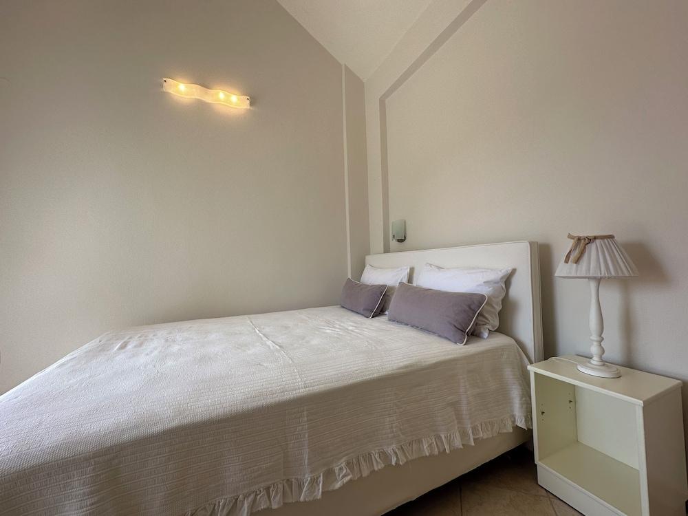 Relax in This Sithonia Property With Great Ocean Views