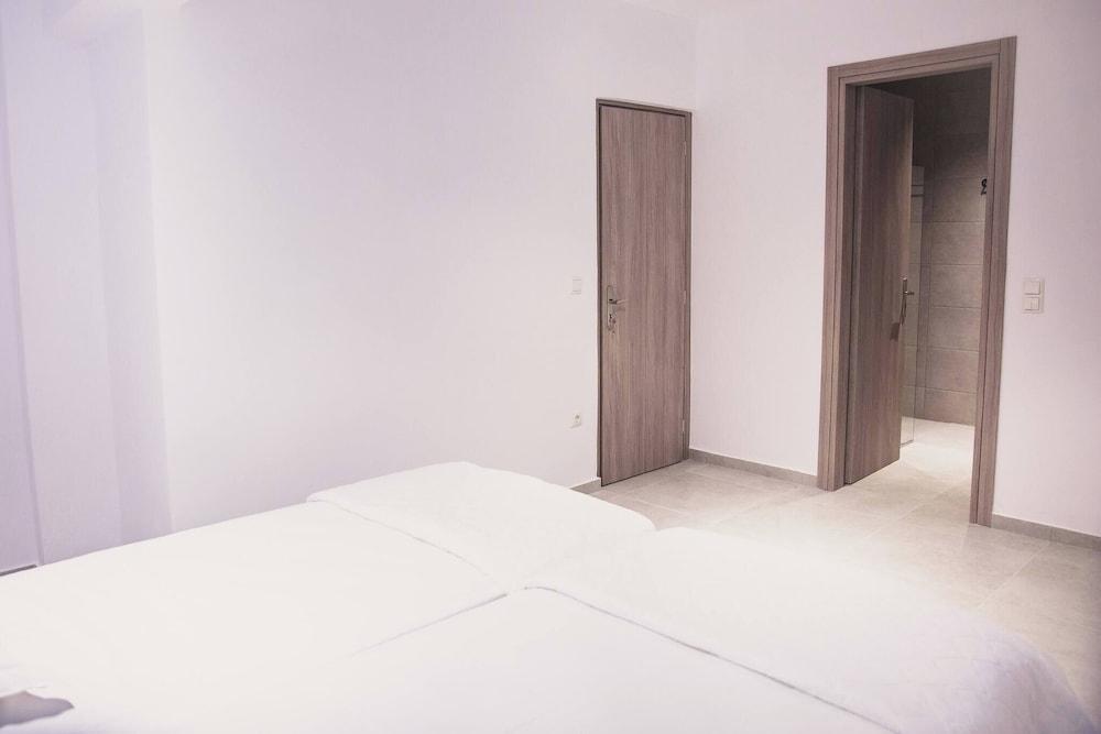 Starlight Villa Guro - 4bd, 4ba, 4min To Beach