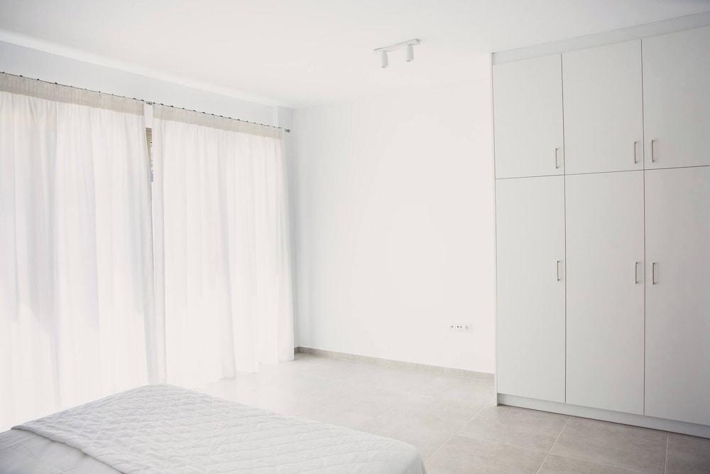 Starlight Villa Guro - 4bd, 4ba, 4min To Beach