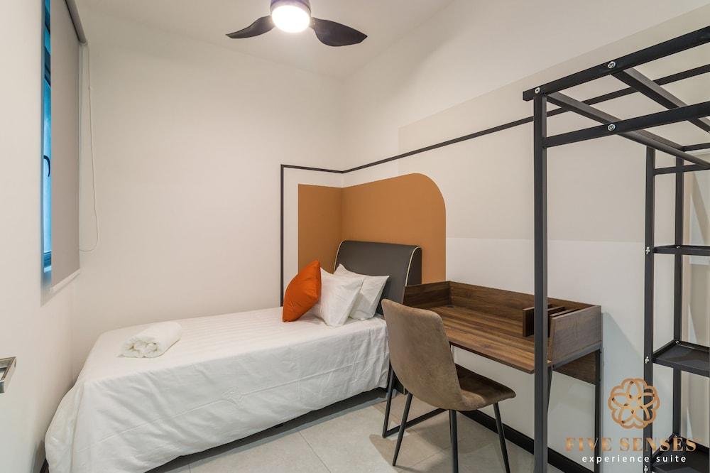 Neu Suites Residence Kuala Lumpur, Roam