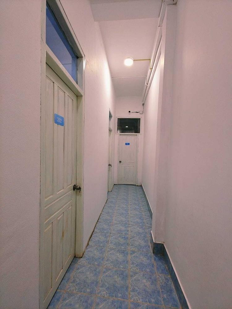 Ocean Blue Hostel Vientiane