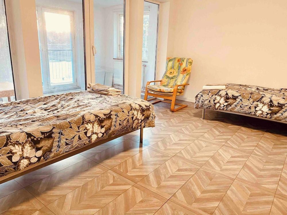 Bjurvik's Villa - Flat 2 - Business Customers Only