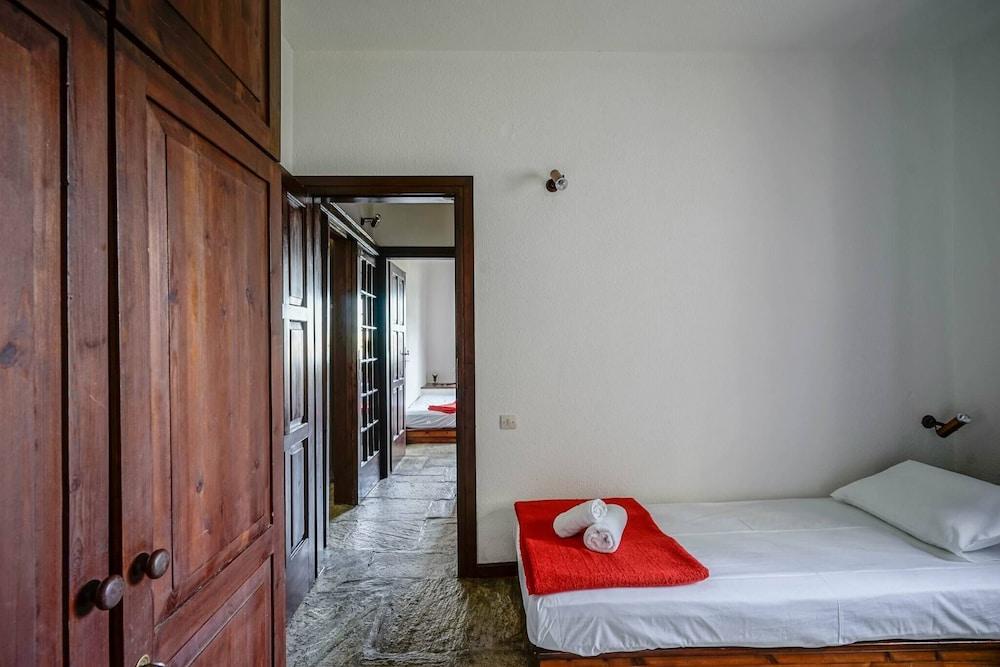 Sonia Rustic Mansion - 5bd 30 Sec Walk T