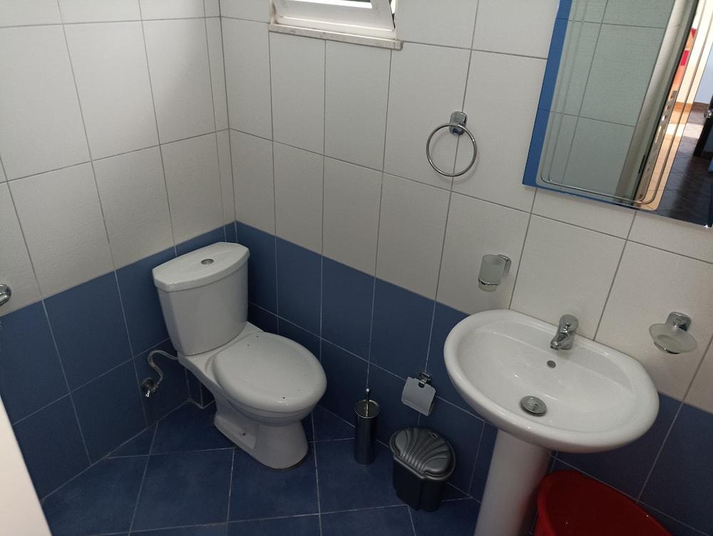 Studio Apartment Hamallaj Beach