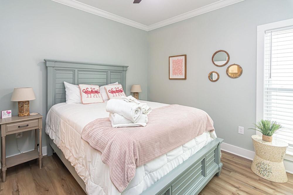 5002 Rookery 3 Sea La Vie With 2 Pools Beach Access and Beach Amenities