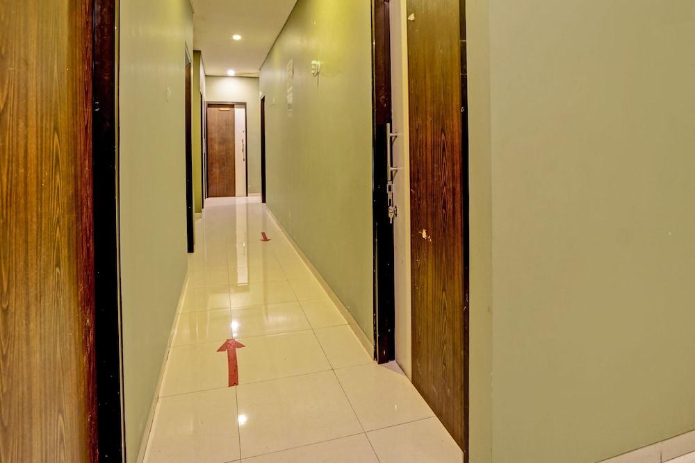 Super OYO Capital O 92633 Spring Hotel Gubeng