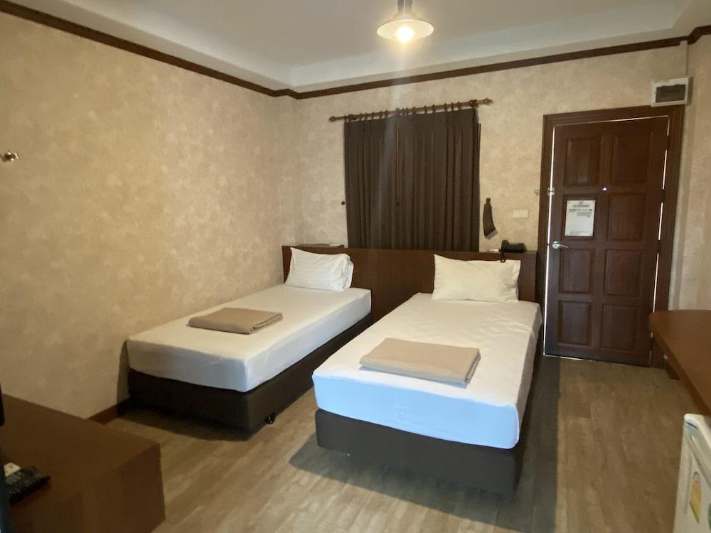 RoomQuest Chonburi Laem Chabang