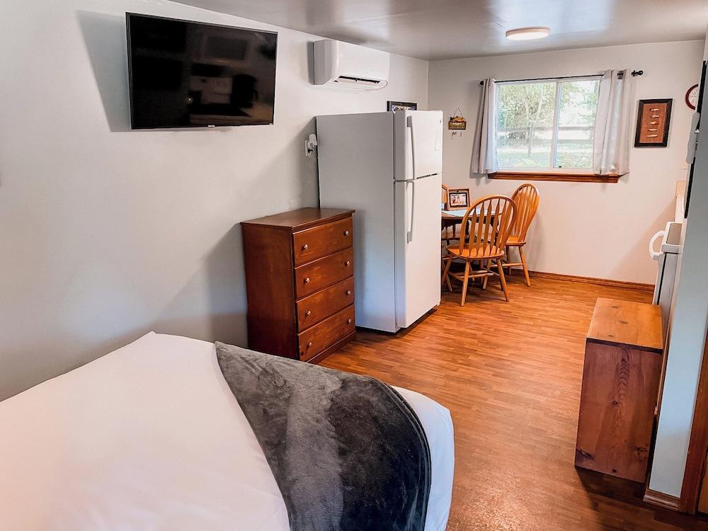 669 Rainbow Landing Dr