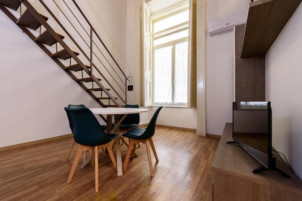 Via dei Tribunali 175