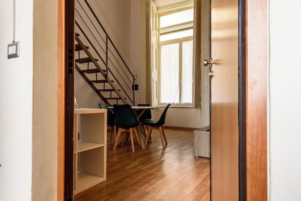 Via dei Tribunali 175