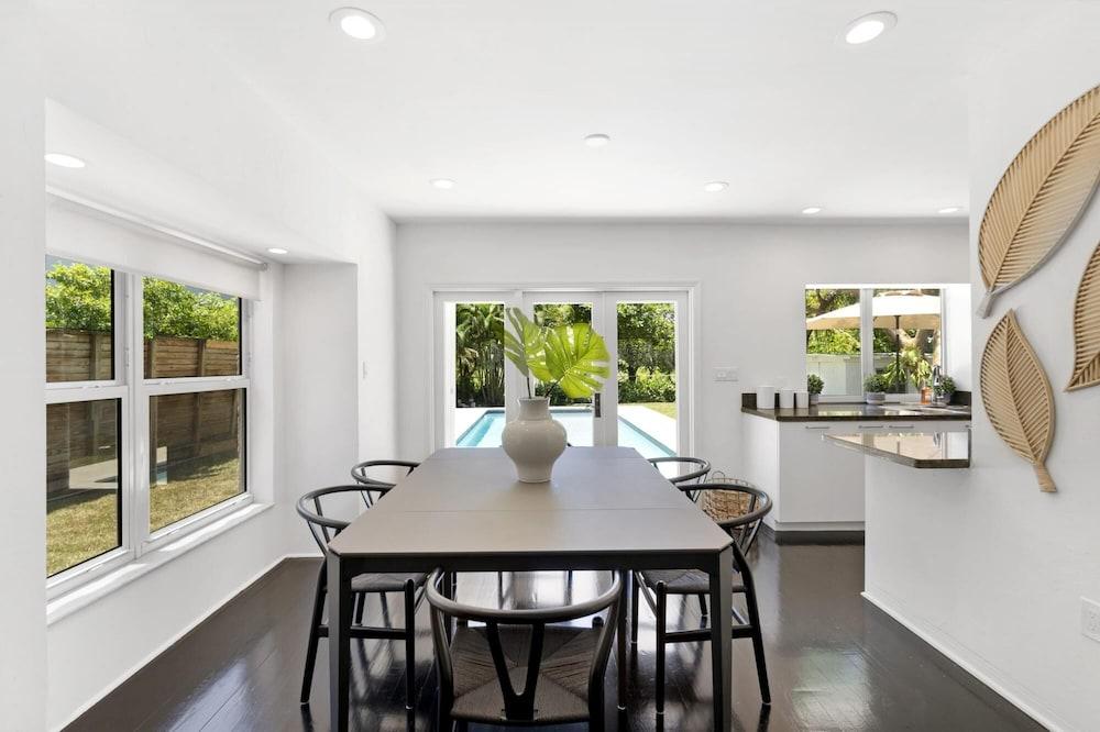 Summer Estate - Pool Parking Prime Location