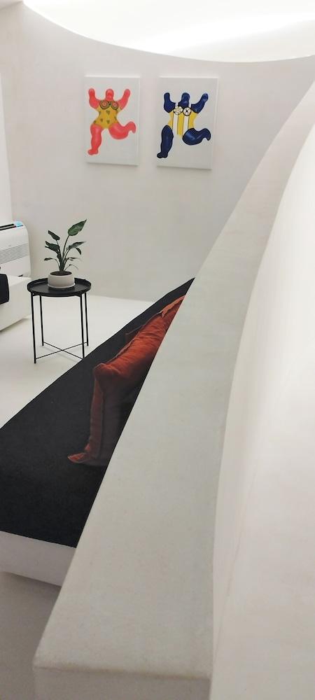 Artium Villa with Pool hosted by K&K