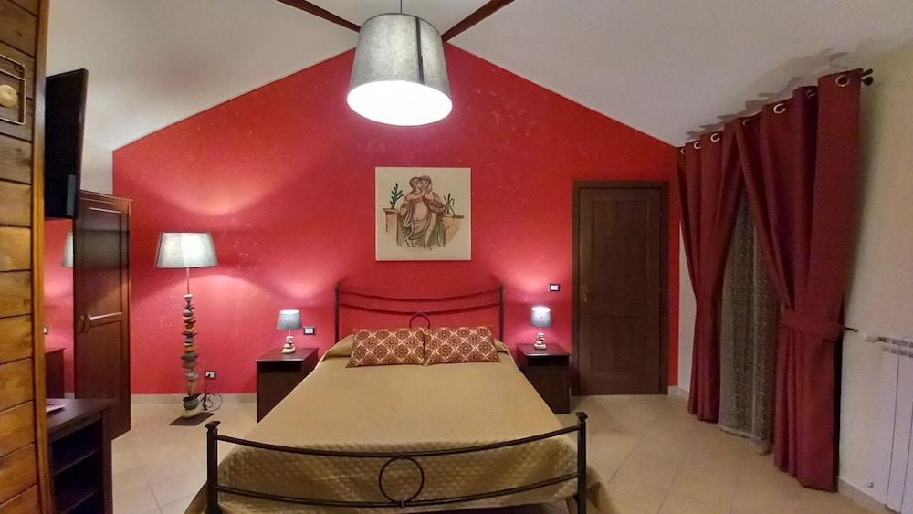 Cantunera Sicilian Room