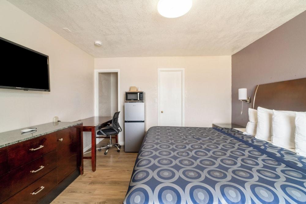 Economy Inn By OYO, Lamesa TX