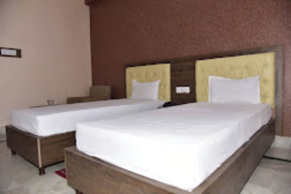 Goroomgo Royal Surya Gaya