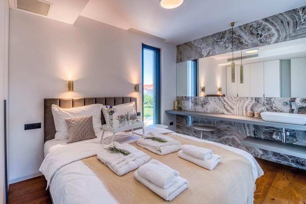 Crystal Holiday Residence II