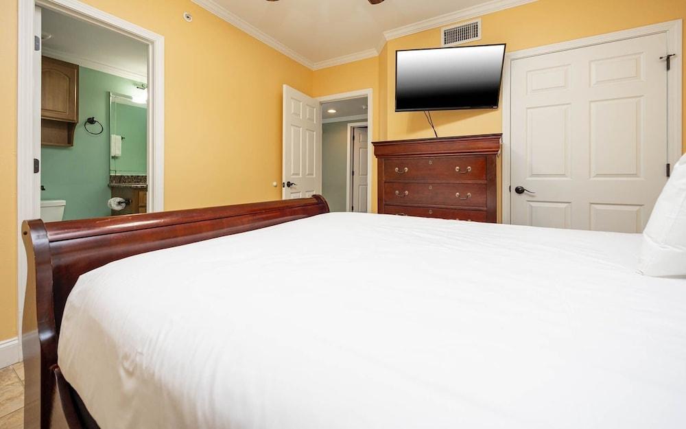 Phoenix X 710 3 Bedroom Condo