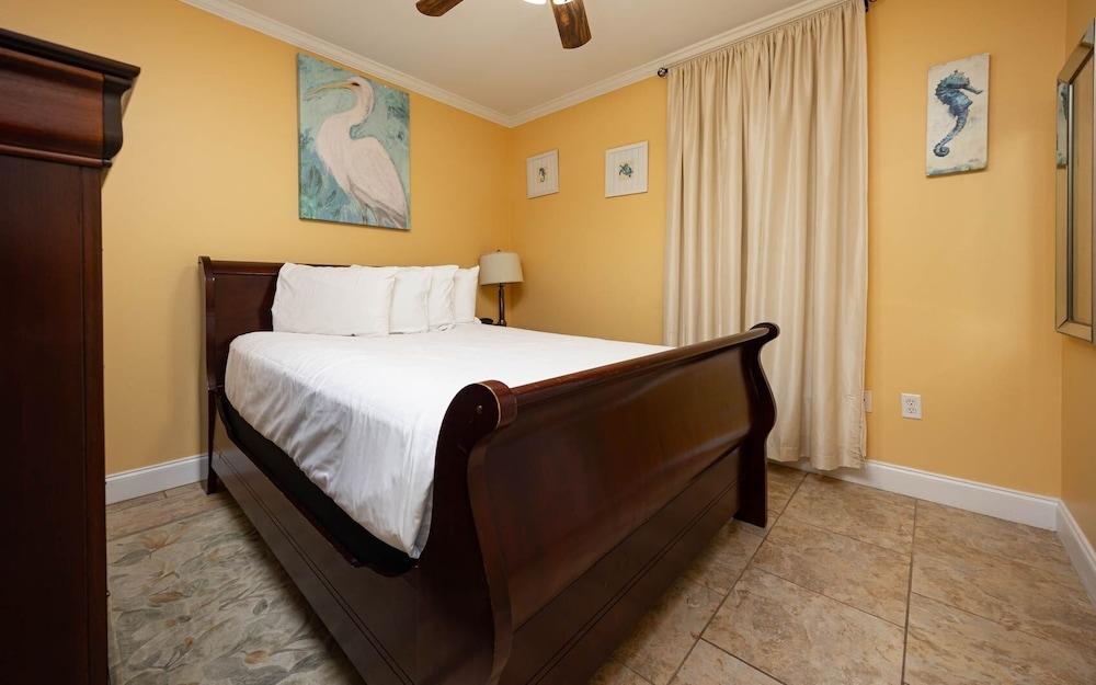 Phoenix X 710 3 Bedroom Condo