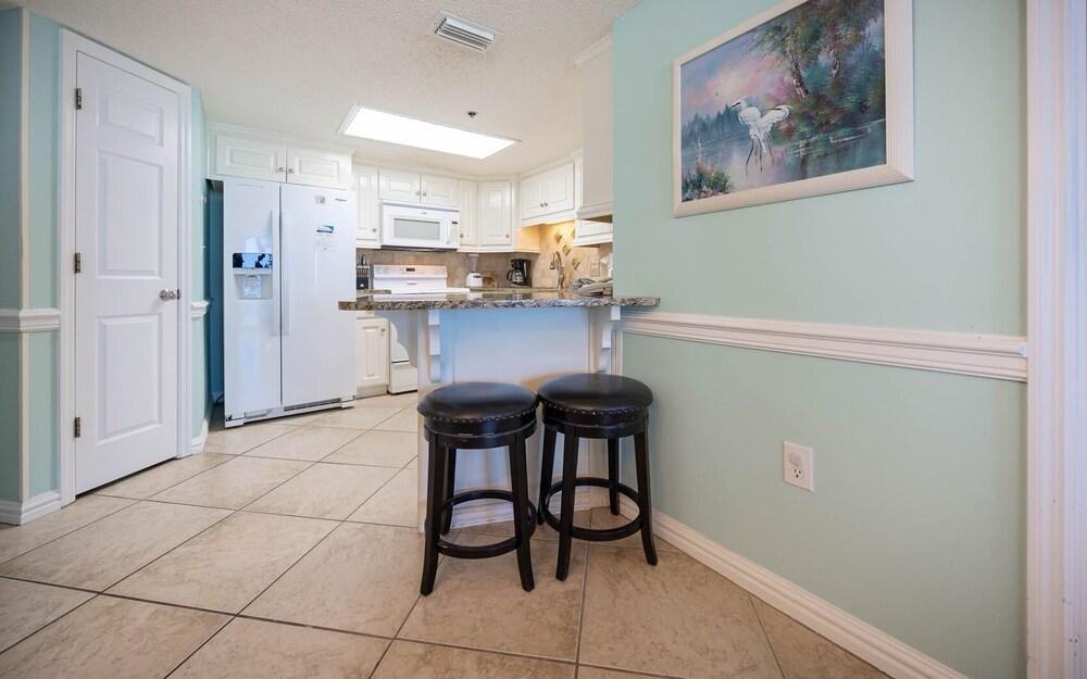 Phoenix East 509 2 Bedroom Condo