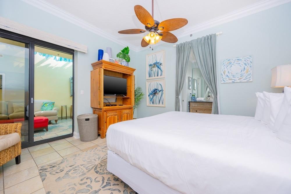 Phoenix Vi 6015 3 Bedroom Condo