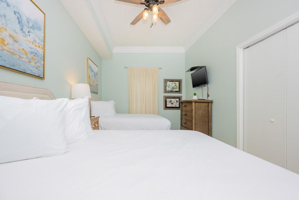 Phoenix Vi 6015 3 Bedroom Condo