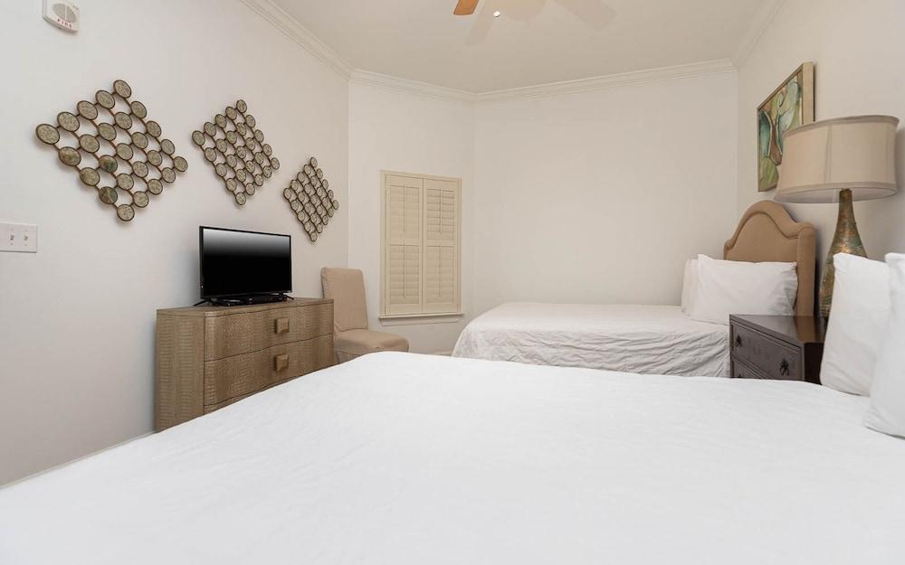 Phoenix West Ii 2407 3 Bedroom Condo