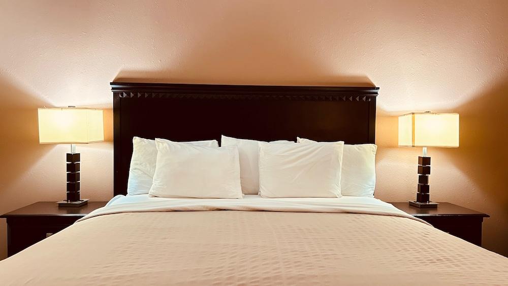 The Best Inn & Suites